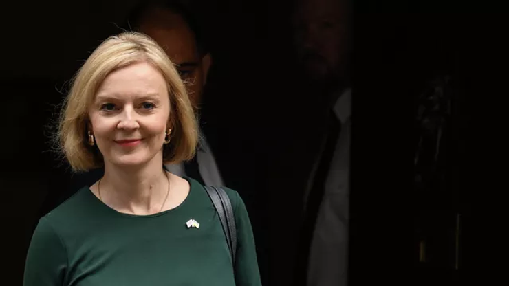 RIA Novosti : Η Liz Truss άνοιξε το κουτί της Πανδώρας