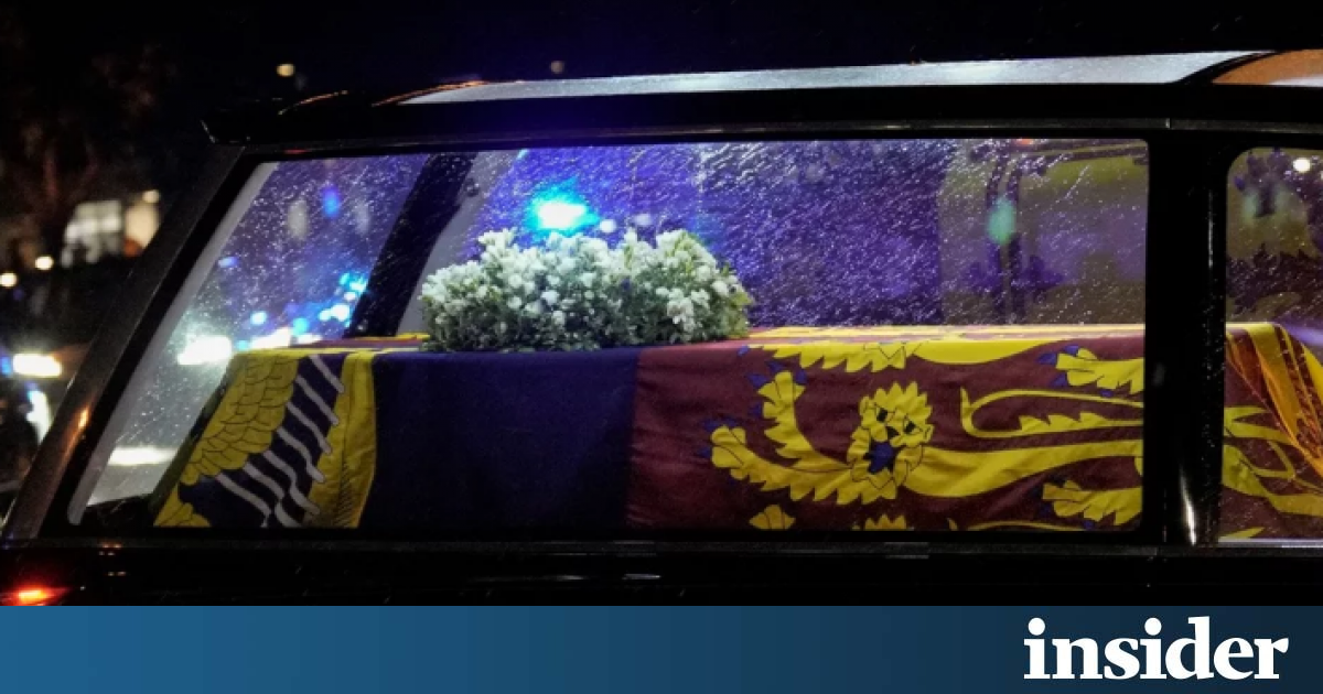 ΚΩΣΤΑΣ ΔΟΥΚΑΣ : Βασίλισσα Ἐλισάβετ καί Ἓκτωρ  θάπτονται μετά ἀπό 10 ἡμέρες ΤΥΧΑΙΕΣ ΣΥΜΠΤΩΣΕΙΣ ῍ΜΙΜΗΣΗ ΤΟΥ ΝΕΚΡΙΚΟΥ  ΤΕΛΕΤΟΥΡΓΙΚΟΥ ΤΟΥ ΟΜΗΡΟΥ;