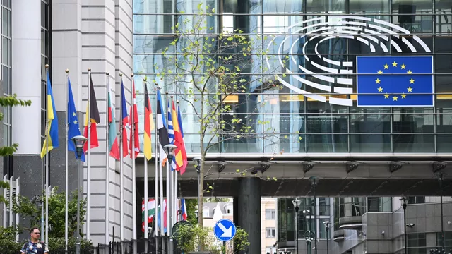 RIA Novosti : Η ΕΕ προετοιμάζεται για πόλεμο με τη Ρωσία