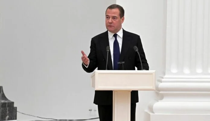 Η «πληρωμένη» απάντηση Μεντβέντεφ στο ψήφισμα του ΟΗΕ