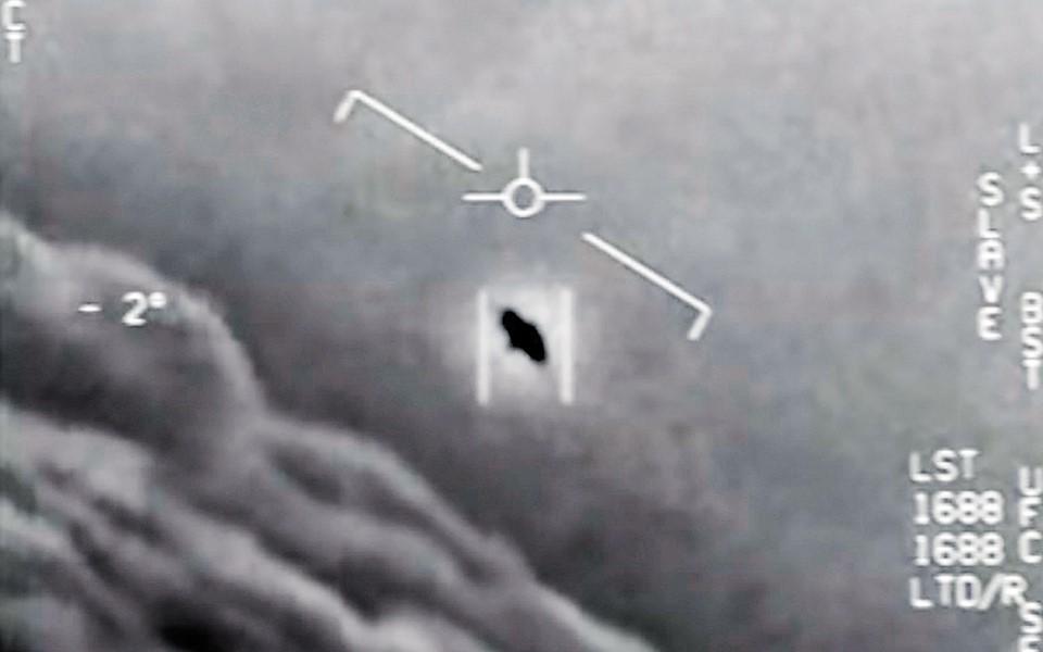 Ο.Υ.Α. Είναι επίσημο. Δεν ήταν UFO τόσα χρόνια , είναι Ρωσικοί και άλλοι ¨δορυφόροι βαρύτητας¨ για τη συλλογή στρατιωτικών πληροφοριών και όχι μόνο.