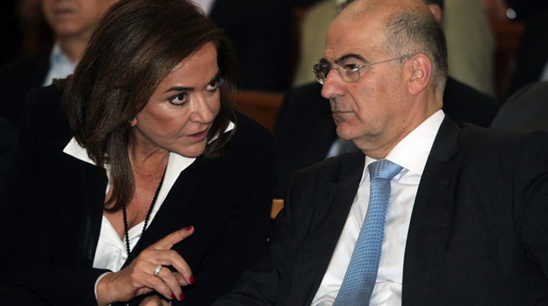 ΑΠΟΣΤΟΛΟΥ : ΝΤΟΡΑ ΜΠΑΚΟΓΙΑΝΝΗ, ΝΙΚΟΣ ΔΕΝΔΙΑΣ, ΣΤΟΝ ΚΑΚΟΤΡΑΧΑΛΟ ΔΡΟΜΟ ΜΗΤΣΟΤΑΚΗ