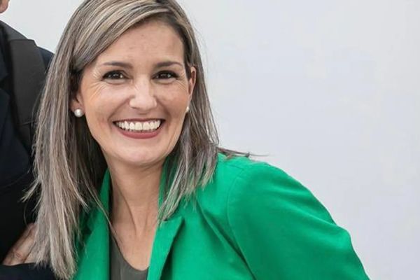 H υπεύθυνη επικοινωνίας της εκστρατείας εμβολιασμού COVID της τοπικής κυβέρνησης στη La Rioja της Ισπανίας Sandra Carmona, πέθανε ξαφνικά σε…