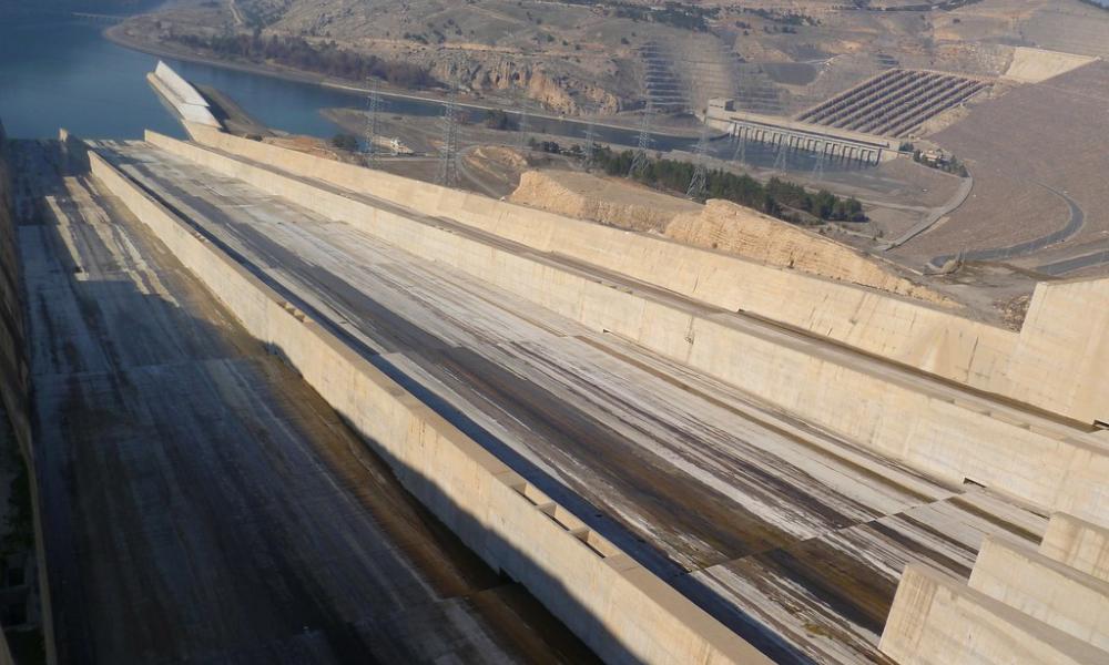 Συναγερμός! Αμερικανός ειδικός: “Το Φράγμα Ατατούρκ έχει σοβαρές ζημιές”-Κίνδυνος για τεράστια περιοχή σε Συρία-Ιράν