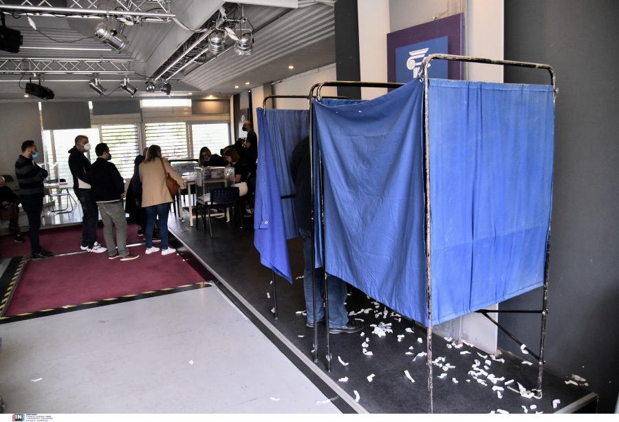Σενάρια κάλπεων σε ΜΕΤΑΓΕΝΕΣΤΕΡΗ ημερομηνία: “Δεν ασχολούμαστε τώρα με εκλογές”