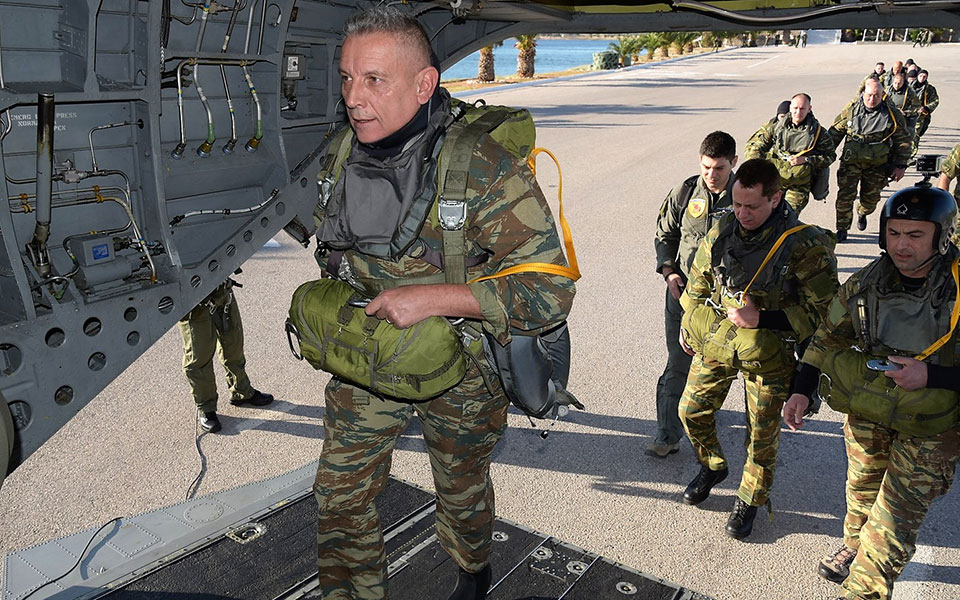 ΤΟ ΥΨΗΛΟ ΗΘΙΚΟ ΤΩΝ ΕΝΟΠΛΩΝ ΔΥΝΑΜΕΩΝ