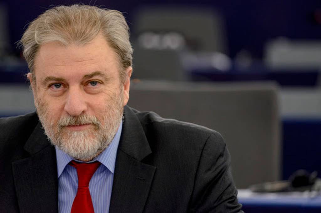 Νότης Μαριάς – Επονείδιστο Χρέος: Όταν ο ΟΣΕ αγόραζε ηλεκτράμαξες χωρίς να διαθέτει εξηλεκτρισμένο δίκτυο