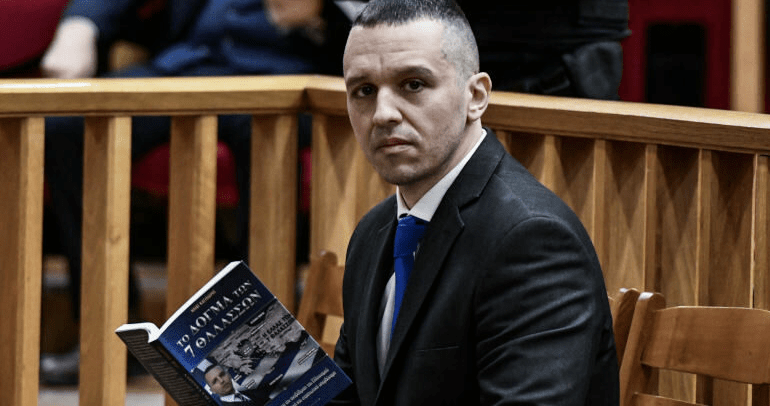 Αποστόλου : Ποιος είναι ο… “μπροστινός” του Κασιδιάρη;