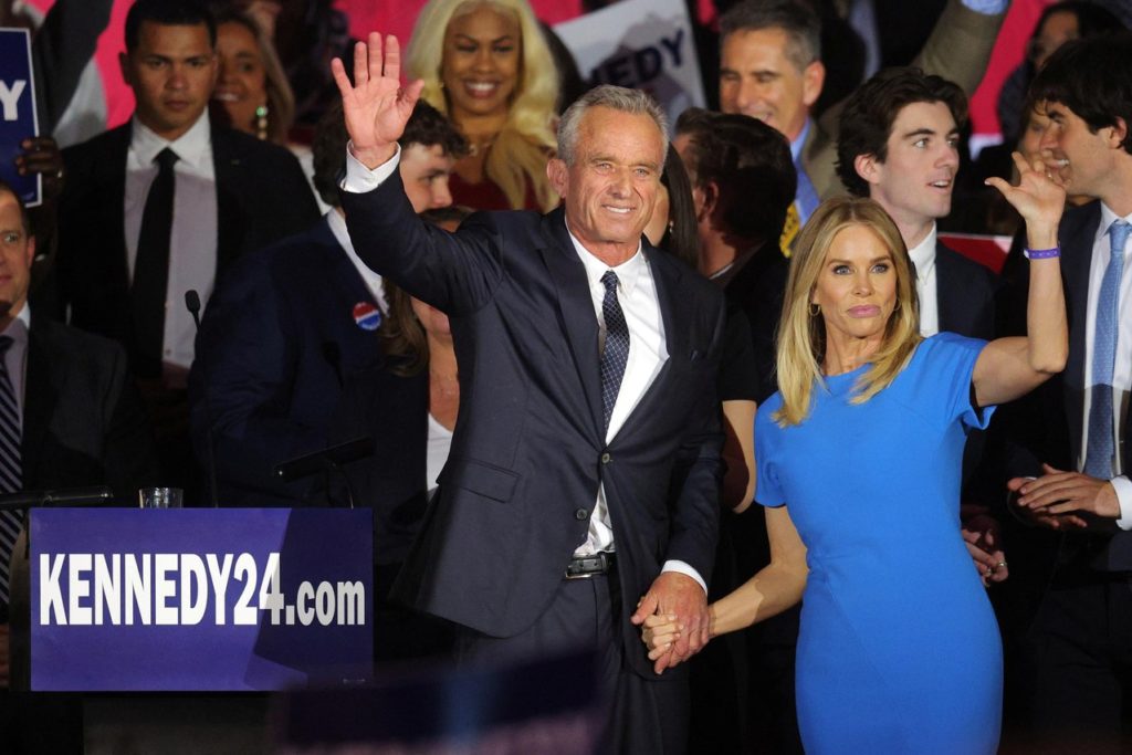 Robert F. Kennedy Jr> Πήραμε 4 τρισεκατομμύρια δολάρια από την αμερικανική μεσαία τάξη και δημιουργήσαμε 500 νέους δισεκατομμυριούχους