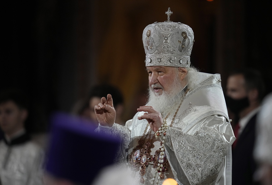 epa09905323 Patriarch Kirill of Moscow and All Russia attends the Orthodox Easter holiday service at the Christ the Saviour Cathedral in Moscow, Russia, Russia, 23 April 2022. Easter is the central church holiday in Russian Orthodox church. EPA/ALEXANDER ZEMLIANICHENKO / POOL