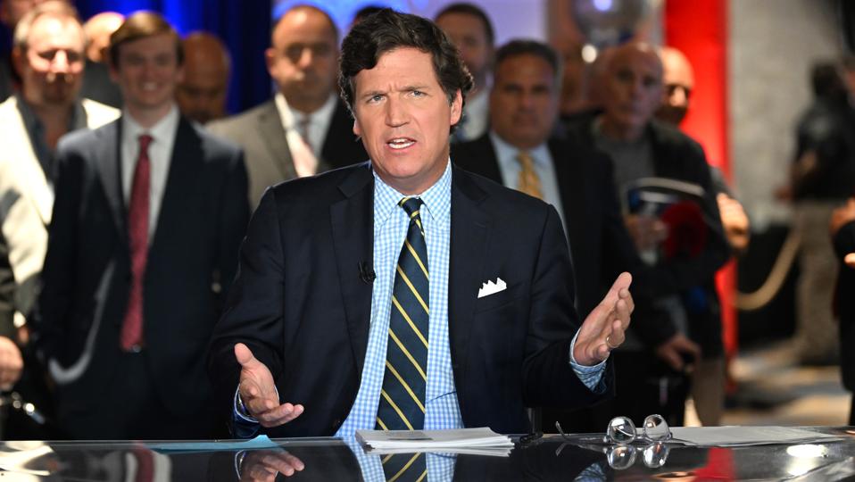 Tucker Carlson> Δεν έκανα κανένα εμβόλιο COVID-19, δηλώνει ο πιο διάσημος τηλεπαρουσιαστής των ΗΠΑ [VIDEO]