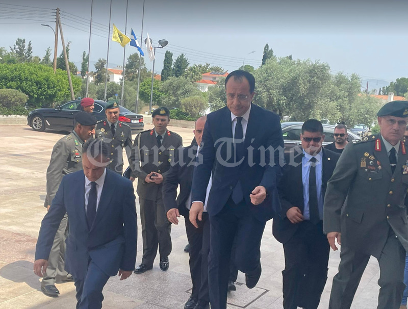 Δύο ακόμη 30χρονοι έφυγαν ξαφνικά από τη ζωή στη Μύκονο και την Ηλιούπολη. Με στρατιωτικές τιμές ο 31χρονος Eύελπις