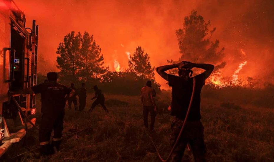 Οι φωτιές και «η βία στη Δημοκρατία»! Μπορεί το κράτος να απαγορεύει στους πολίτες την προστασία των περιουσιών τους;