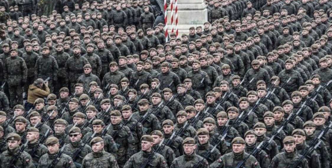Κόκκινος συναγερμός στην Βαρσοβία: Ανάπτυξη 15.000 στρατιωτών σε Suwalki και Δυτ. Ουκρανία – Πολωνός Στρατηγός: “Yπάρχει μεγάλος πανικός”