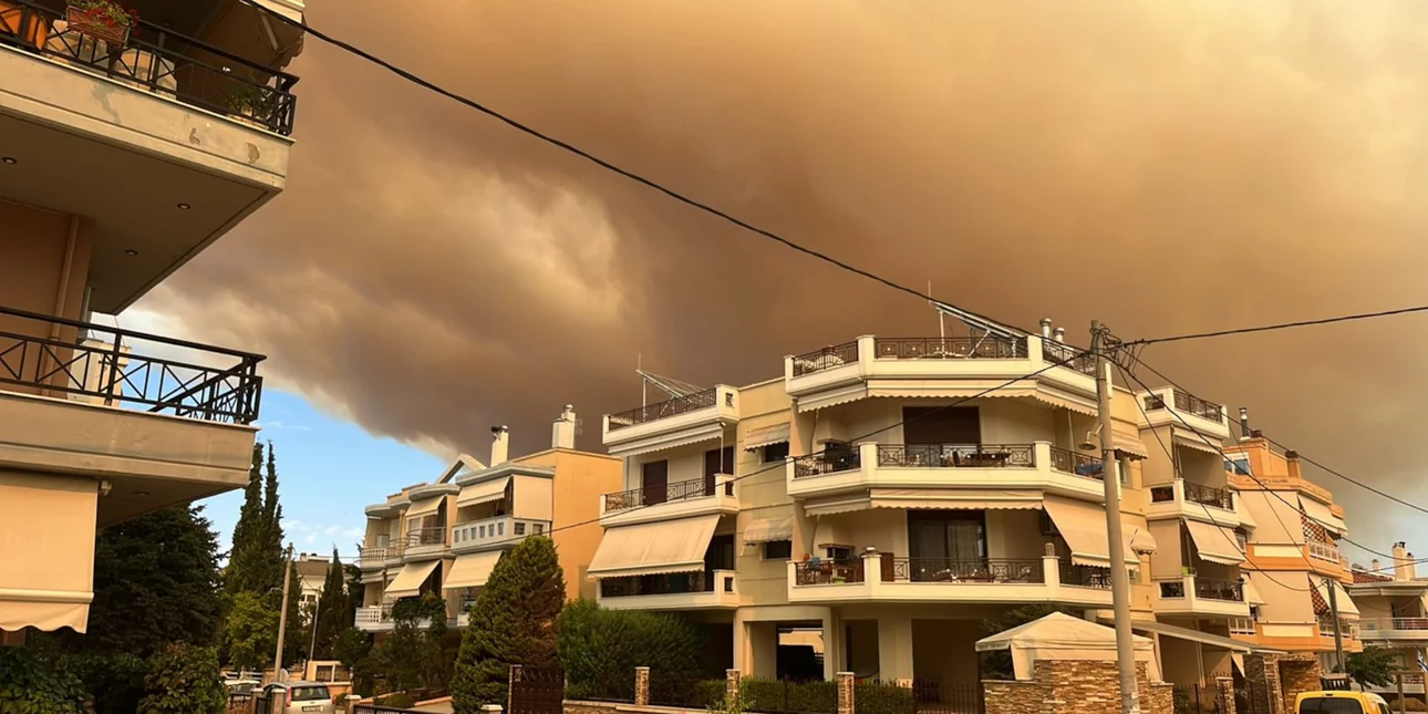 Εκτός ελέγχου η φωτιά στην Αλεξανδρούπολη: Ήχησαν σειρήνες πολέμου – Καίγονται σπίτια – Πληροφορίες για εγκλωβισμένους