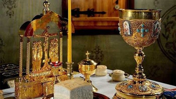«Η μνημόνευση του Επισκόπου στη Θεία Λειτουργία» (Περί της «διάτορος αυτού μνημοσύνης» – Πάντες οι Αγιορείτες Πατέρες – 1275)