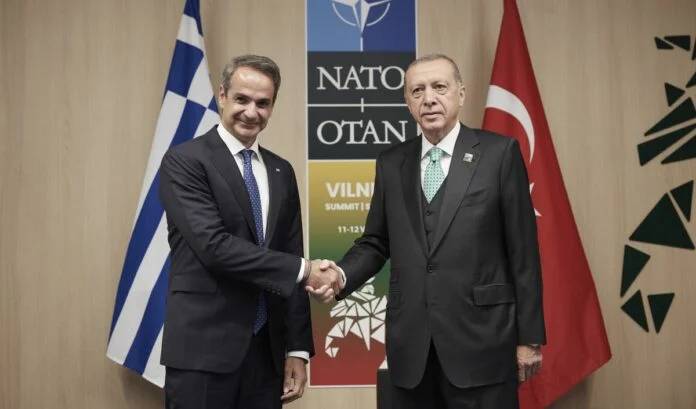 «Εφιαλτική» ενέργεια Μητσοτάκη: Γεμίζει με Τούρκους τα νησιά του Αιγαίου!