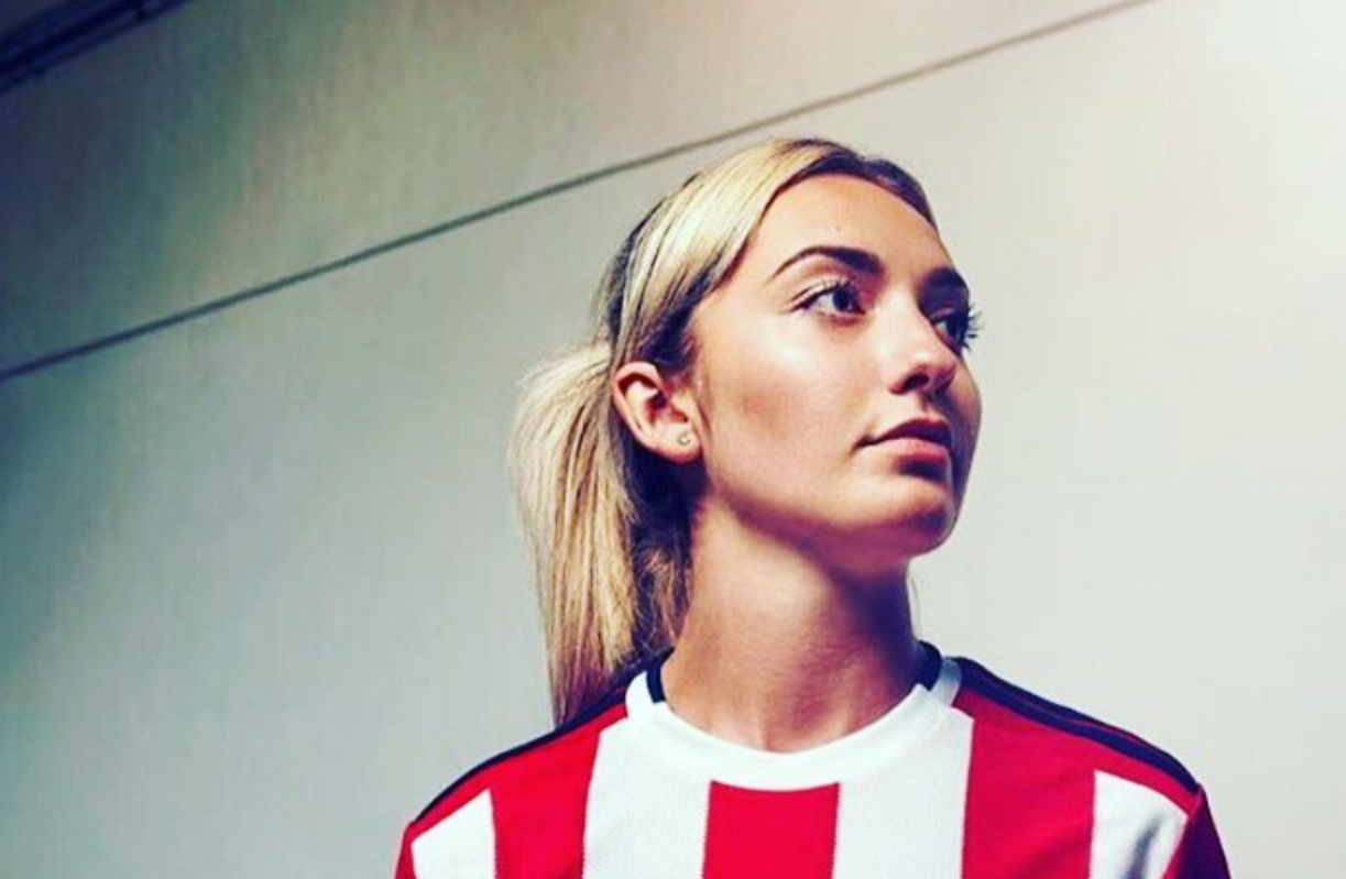 Maddy Cusack> H 27χρονη ποδοσφαιριστής-θρύλος της Sheffield United κατάφερε να πεθάνει ξαφνικά αφού έλαβε τα εμβόλια COVID-19