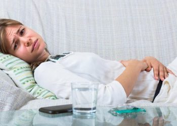 Μυελοΐνωση καρκίνος του αίματος με πόνο στην κοιλιά, αναιμία, κόπωση, πυρετό, νυχτερινή εφίδρωση, φαγούρα