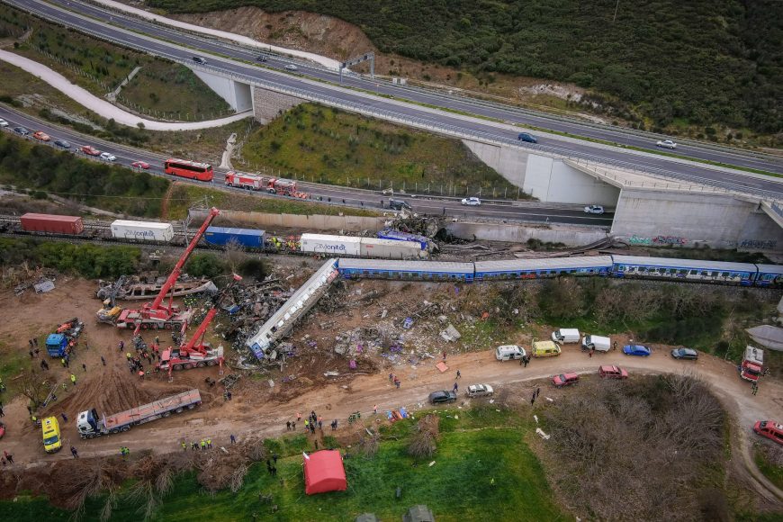 Ξεσπούν οι συγγενείς των θυμάτων των Τεμπών: «Εκεί που νομίζεις ότι έχεις δει τα χειρότερα, υπάρχει και συνέχεια»