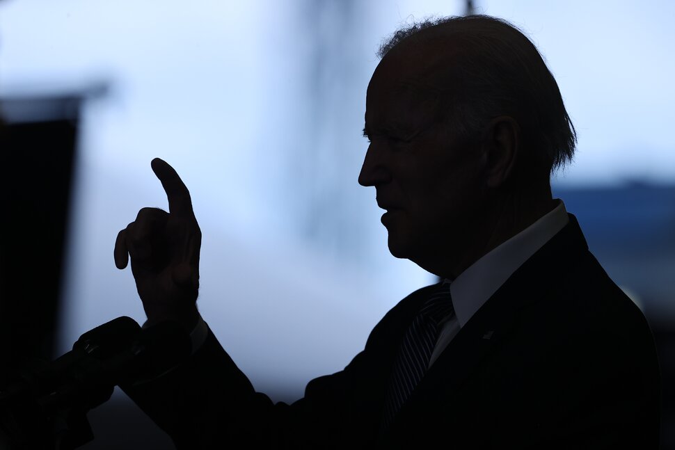 Axios> Οι Δημοκρατικοί κινούνται αθόρυβα στο παρασκήνιο για τη διαδοχή του Joe Biden