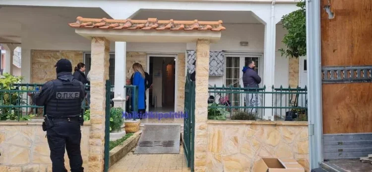 Ξαναπετάνε στον δρόμο τον κ. Θεόφιλο από τα Νέα Φλογητά, παραμονές Χριστουγέννων – ΔΕΙΤΕ ΤΟ LIVE