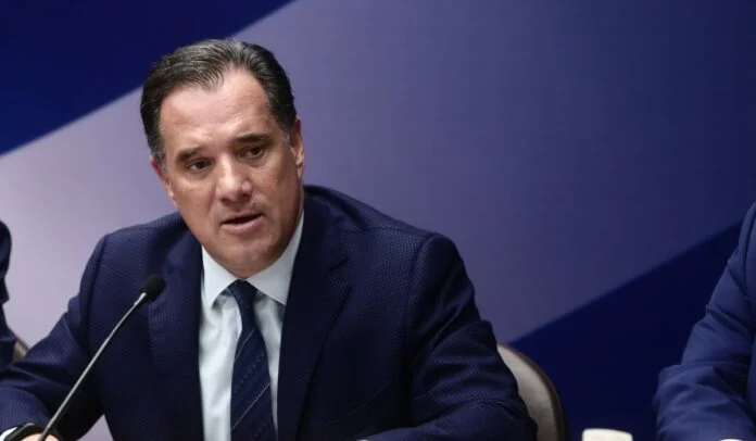 Σκληρή απάντηση σε Άδωνι από αδερφό θύματος για τα Τέμπη: «Οι 57 νεκροί ενδιαφέρονται»
