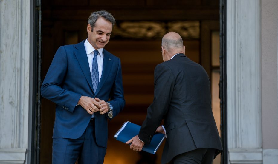 ΕΞΟΠΛΙΣΜΟΙ: «Τι έγινε παιδιά, τελειώσαν τα λεφτά,φύγανε, πετάξανε σαν περιστέρια»;