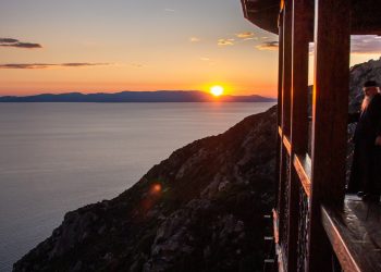 Αν δεν ειρηνεύσει ο νους, δεν μπορεί να υπάρξει πνευματική ζωη