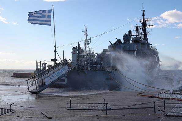 ΑΠΟΣΤΟΛΟΥ : ΑΣΕΒΗΣ ΚΑΙ ΕΠΙΚΙΝΔΥΝΗ Η ΚΥΒΕΡΝΗΣΗ ΤΗΣ ΝΔ ΑΚΟΜΗ ΜΙΑ ΦΟΡΑ