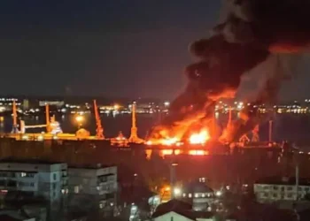 Οι ουκρανικές δυνάμεις ανατίναξαν το ρωσικό αποβατικό σκάφος «Novocherkask» στην Κριμαία