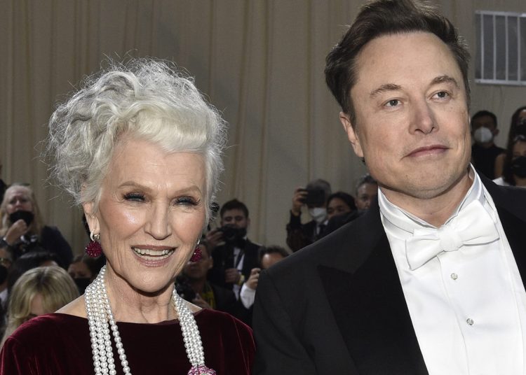 Maye Musk, left, and Elon Musk attend The Metropolitan Museum of Art's Costume Institute benefit gala in New York, on May 2, 2022.