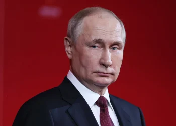 «Προσέξτε, αλλιώς… »: O B.Πούτιν προειδοποιεί την Λετονία να πάψει να καταπιέζει τους ρωσόφωνους της χώρας