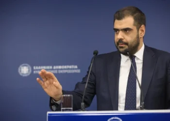 Τσουβάλιασε όλες τις ομάδες η κυβέρνηση – Πώς εξυπηρετούν αγωνιστικά τον Ολυμπιακό τα κυβερνητικά μέτρα