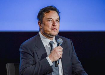Έλον Μασκ: «Παραφουσκωμένα τα περί κλιματικής αλλαγής! Κάντε παιδιά»
