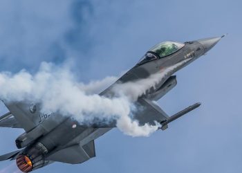 Αμερικανικό F-16 συνετρίβη στην “αγκαλιά” της Κίνας και της Βόρειας Κορέας