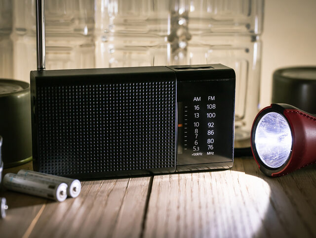 disaster prevention goods, radios, flashlights, disasters, blackouts