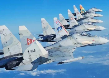 Συναγερμός στην Βενεζουέλα: Μαχητικά Su-30 στοχοποιούν βρετανικό πολεμικό πλοίο στην Γουιάνα (βίντεο)