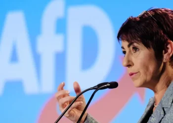 Christine Anderson: Η ΕΕ το μόνο που θέλει είναι να καταστρέψει την Ευρώπη, έγινε μια κοινωνία «που μισεί τον εαυτό της».