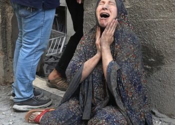 «Δεν σιωπώ για να λέω ότι παραμένω άνθρωπος»! Ο Δημ. Κωνσταντακόπουλος για όσα συμβαίνουν γύρω μας
