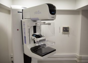 Μελέτη συνδέει τις μαστογραφίες με 84% αύξηση των θανάτων από καρκίνο του μαστού
