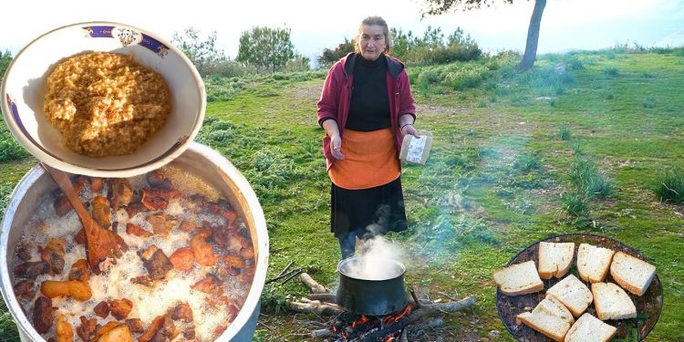 Τσιγαρίδες και σούπα τραχανά. Γεύσεις παλιάς Ελλάδας