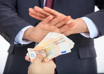 Τι θα γίνει χωρίς μετρητά;;; «Κεραυνοί» από Αμερικανό επιχειρηματία, γιατί αποθεώνεται η Ελλάδα! vid