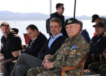 Αποσύρουν όπλα από το Αιγαίο, στέλνουν φρεγάτα στην Ερυθρά, εκθέτουν τη χώρα σε κινδύνους