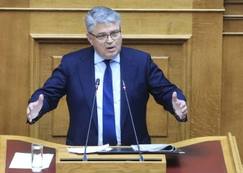 Οργισμένο ξέσπασμα του Δημήτρη Νατσιού στη Βουλή: «Φτάνει με τις συκοφαντίες σας!»
