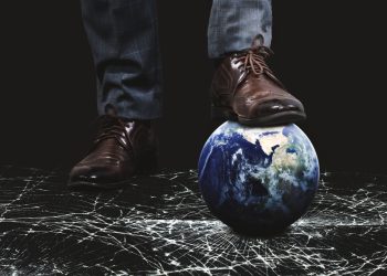 «Σας αποσπούν την προσοχή για να φέρουν μοντέλο χούντας»! Βραβευμένος δημοσιογράφος αποκαλύπτει, vid