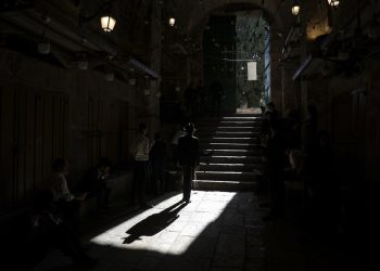 Καλούν τον ΕΝΑΝ ΗΓΕΤΗ για την Μέση Ανατολή! Πλησιάζει η ώρα;;; vid