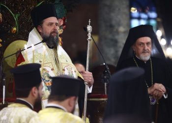 Ν.ΔΑΠΕΡΓΟΛΑΣ, “ΝΕΟΙ ΜΗΤΡΟΠΟΛΙΤΕΣ: ΟΥΤΕ ΠΕΡΙΜΕΝΟΥΜΕ ΤΙΠΟΤΕ, ΟΥΤΕ ΤΡΕΦΟΥΜΕ ΑΥΤΑΠΑΤΕΣ”…