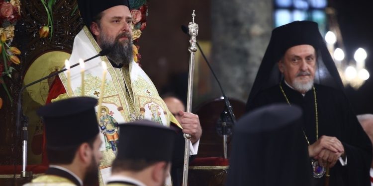 Ν.ΔΑΠΕΡΓΟΛΑΣ, “ΝΕΟΙ ΜΗΤΡΟΠΟΛΙΤΕΣ: ΟΥΤΕ ΠΕΡΙΜΕΝΟΥΜΕ ΤΙΠΟΤΕ, ΟΥΤΕ ΤΡΕΦΟΥΜΕ ΑΥΤΑΠΑΤΕΣ”…