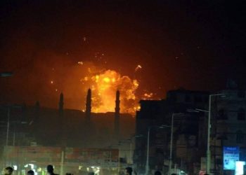 Επικίνδυνη εξέλιξη – ΗΠΑ και Βρετανία ξεκίνησαν επίθεση, βομβαρδίζοντας με Tomahawk τους Houthis στην Β. Υεμένη
